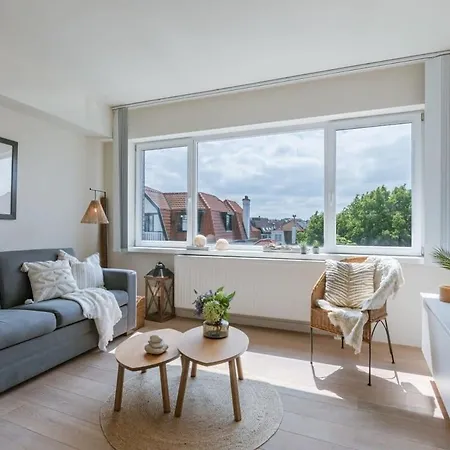 Huswell - Perfectly Located Luxurious In *