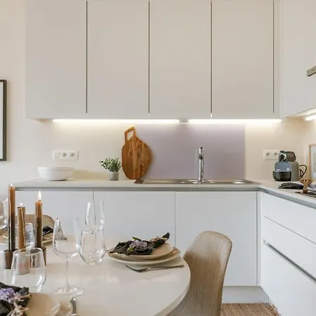 Huswell - Perfectly Located Luxurious In 公寓