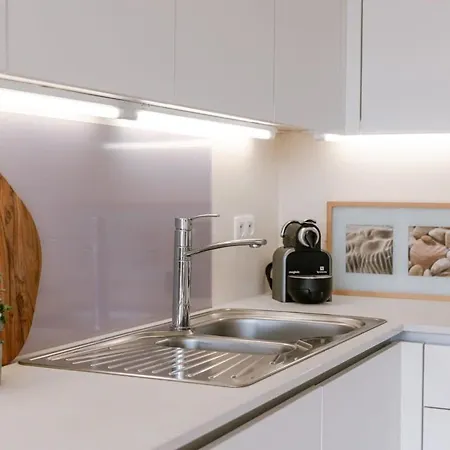 Huswell - Perfectly Located Luxurious In *