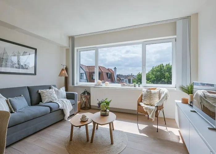 Huswell - Perfectly Located Luxurious In *